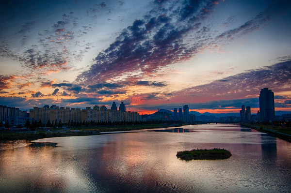 9162040205_2ec18eccd0_c