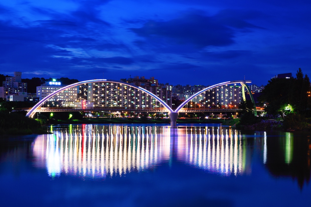  Walking Bridge in Ulsan, South Korea 